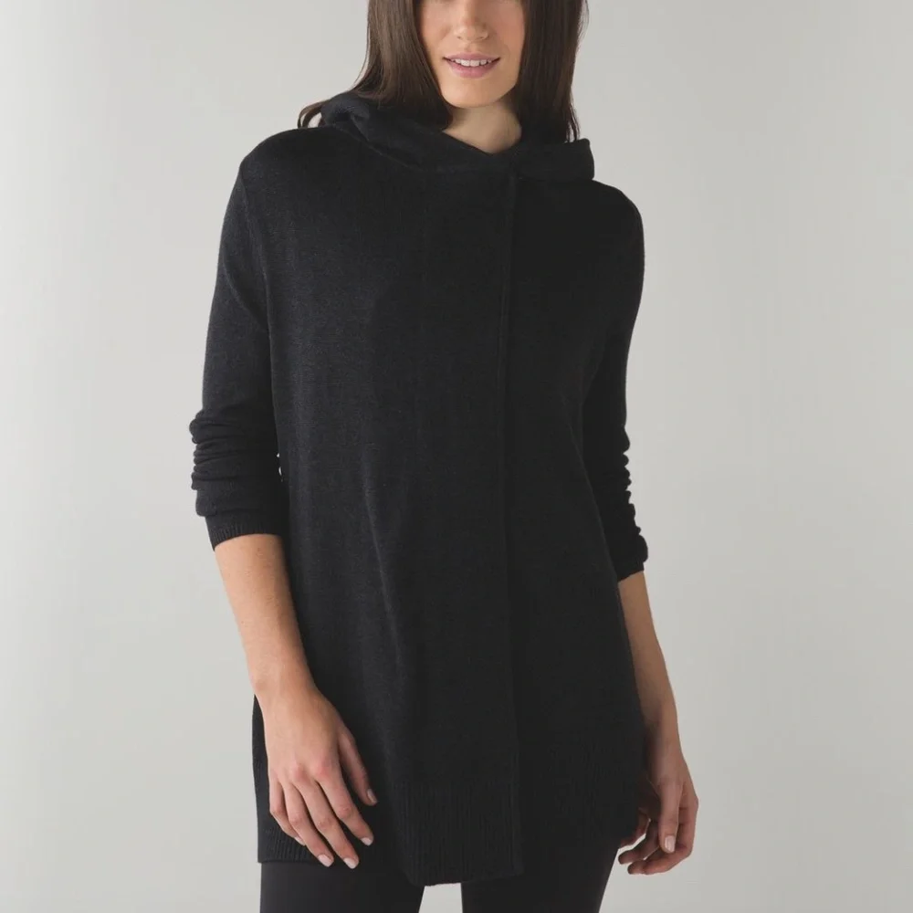 Lululemon • Peace of‎ Mind Wrap in Heathered Black